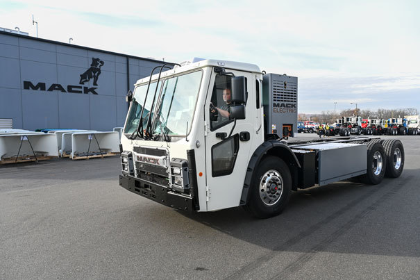 Mack® LR Electric Model Now in Serial Production at Lehigh Valley Operations